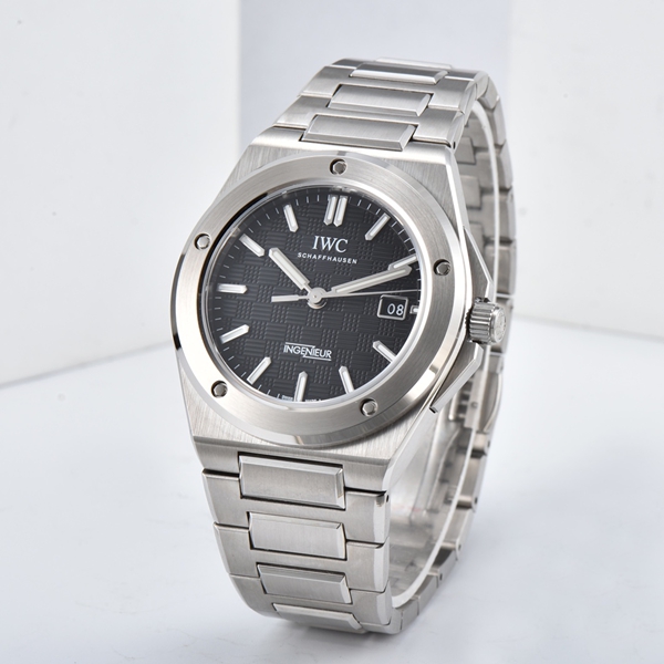 アイ・ダブリュー・シー背面デザイン